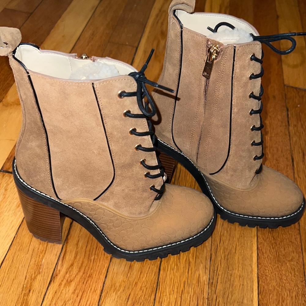Brand New Coach Haven Women's Brown Velvet Lug Combat Suede Lace Up Boots Size 7